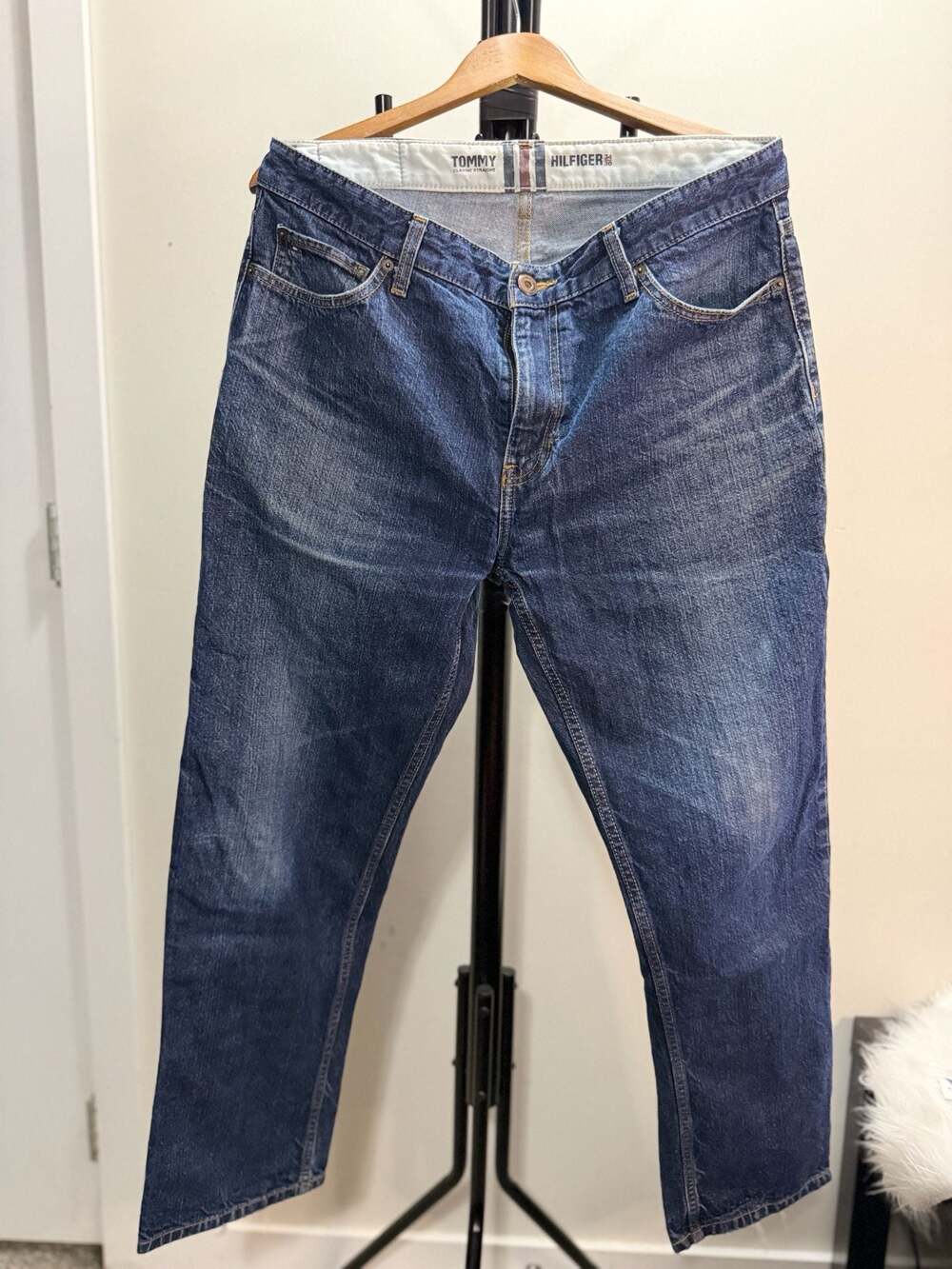 Tommy Hilfiger Men's Classic Straight Leg Denim Jeans
34x30 waistline
